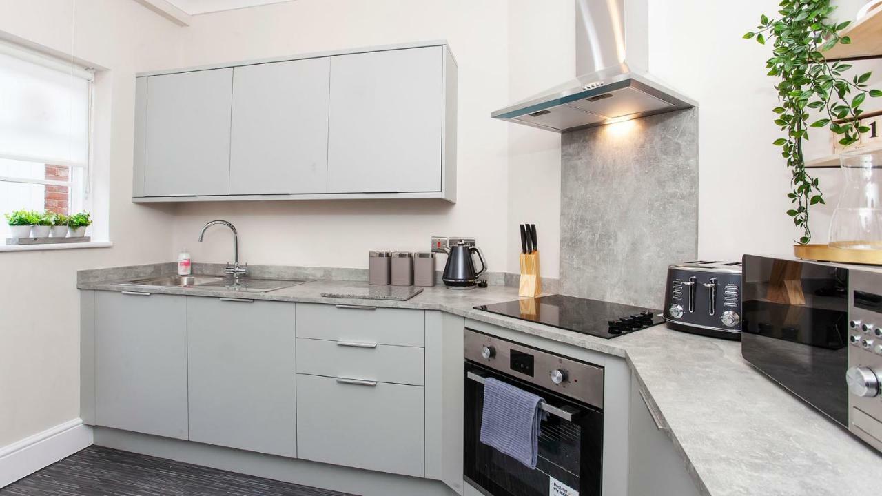 Stylish And 2 Bed -free Parking Apartment York
